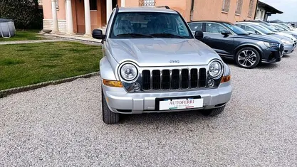 Usata Jeep Cherokee Limited 163 CV (119 kW) 2008 SUV