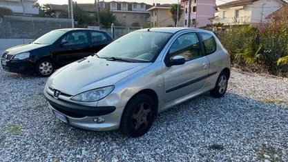 Usata Peugeot 206 75 CV (55 kW) 2004 Grigio Utilitaria