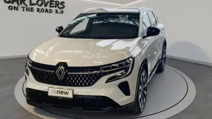 Begagnad Renault Austral Techno 200 HK (147 kW) 2023 Vit SUV