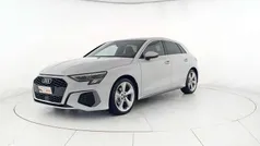 Bianco ghiacciaio metallizzato Usata 2024 Audi A3 Sportback S-Line Tre volumi | 34.500 € (Buon prezzo)