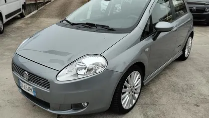 Usata Fiat Grande Punto Emotion 120 CV (88 kW) 2008 Grigio Utilitaria