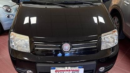 Usata Fiat Panda 4x4 Climbing 75 CV (55 kW) 2011 Nero Utilitaria