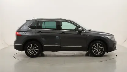 Usata VW Tiguan Life 150 CV (110 kW) 2022 Grigiogrigio SUV