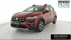 Rosso fusion Usata 2022 Dacia Sandero Comfort Due volumi | 13.790 € (Buon prezzo)