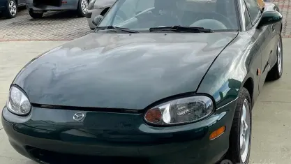 Usata Mazda MX5 110 CV (80 kW) 2000 Verde Cabrio