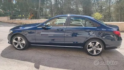 Usata Mercedes C180 Business 122 CV (89 kW) 2019 Blu Berlina