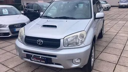 Usata Toyota RAV4 Sol 116 CV (85 kW) 2004 Argento SUV
