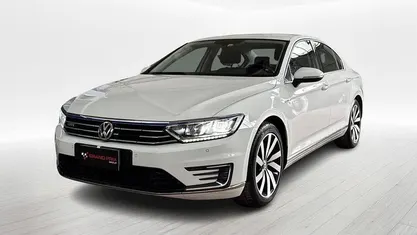 Usata VW Passat GTE 156 CV (114 kW) 2017 Bianco Berlina