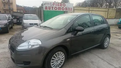 Usata Fiat Grande Punto Dynamic 75 CV (55 kW) 2010 Beige Utilitaria