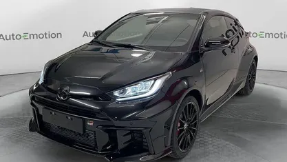 Usata Toyota Yaris 280 CV (205 kW) 2024 Utilitaria