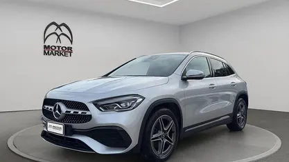 Usata Mercedes GLA200 Premium 150 CV (110 kW) 2022 Argento SUV