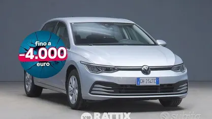 Usata VW Golf VIII Life 110 CV (80 kW) 2022 Berlina
