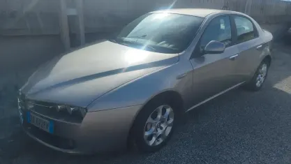 Usata Alfa Romeo 159 Distinctive 150 CV (110 kW) 2010 Grigio Berlina