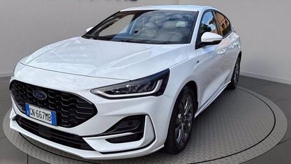 Usado Ford Focus ST-Line X 125 HP (91 kW) 2023 Branco Sedan