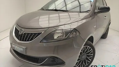 Grigio Usata 2024 Lancia Ypsilon S Due volumi | 14.700 € (Buon prezzo)
