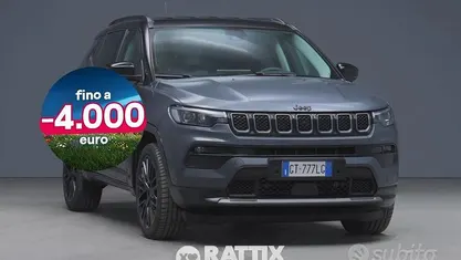 Usata Jeep Compass 131 CV (96 kW) 2024 Graphite grey con tetto nero SUV