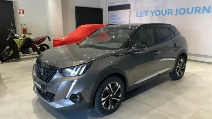Usata Peugeot 2008 GT-line 131 CV (96 kW) 2020 Grigio SUV