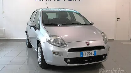Usata Fiat Punto Street 77 CV (56 kW) 2017 Grigio Utilitaria