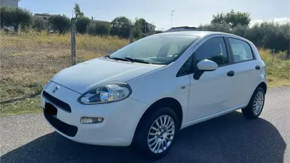 Usata Fiat Punto Street 70 CV (51 kW) 2015 Bianco Utilitaria