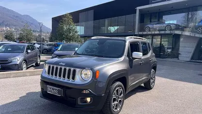 Usata Jeep Renegade Limited 140 CV (102 kW) 2017 Grigio SUV
