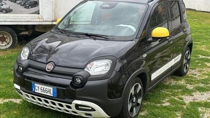 Usata Fiat Panda Cross Cross 70 CV (51 kW) 2025 Nero Utilitaria