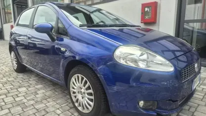 Usata Fiat Punto Active 69 CV (50 kW) 2009 Blu Utilitaria
