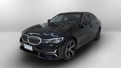 Usata BMW 320 Luxury Line 190 CV (139 kW) 2019 Black sapphire metallizzato Berlina
