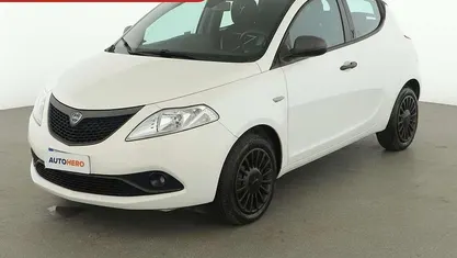 Usata Lancia Ypsilon 70 CV (51 kW) 2017 Bianco Utilitaria