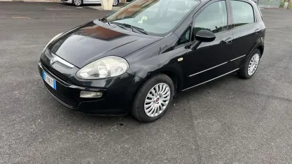 Usata Fiat Punto Active 69 CV (50 kW) 2011 Nero Utilitaria