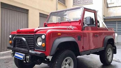 Usata Land Rover Defender 86 CV (63 kW) 1990 Rosso pastello SUV