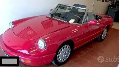 Usata Alfa Romeo Spider 122 CV (89 kW) 1990 Rosso Cabrio