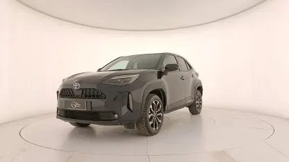 Käytetty Toyota Yaris Cross Trend 116 HP (85 kW) 2022 Harmaa Katumaasturi
