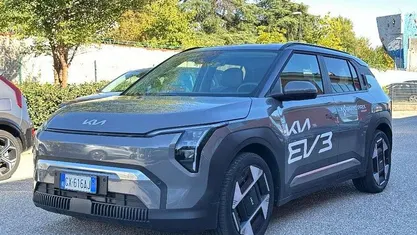 Grigio Usata 2024 Kia EV3 Earth SUV | 35.450 € (Buon prezzo)