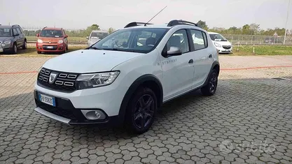 Usata Dacia Sandero Stepway 90 CV (66 kW) 2017 Bianco Berlina