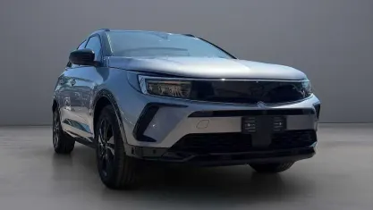 Nuova Opel Grandland X 136 CV (100 kW) 2025 Grigio SUV