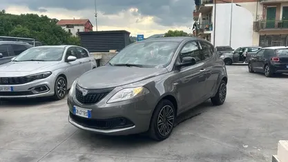 Grigio Usata 2023 Lancia Ypsilon Silver Due volumi | 12.900 € (Buon prezzo)