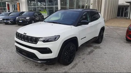 Usata 2024 Jeep Compass Night Eagle SUV | 29.900 € (Buon prezzo)