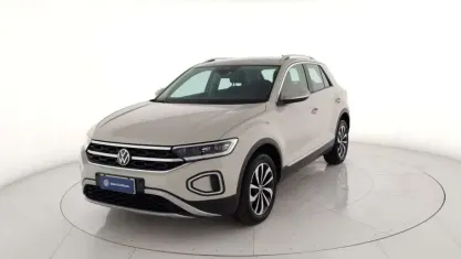 Usata VW T-Roc Style 150 CV (110 kW) 2023 Grigio metallizzato SUV