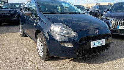 Usata Fiat Punto Young 78 CV (57 kW) 2014 Blu Berlina
