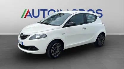 Bianco Usata 2022 Lancia Ypsilon Silver Due volumi | 9690 € (Ottimo prezzo)