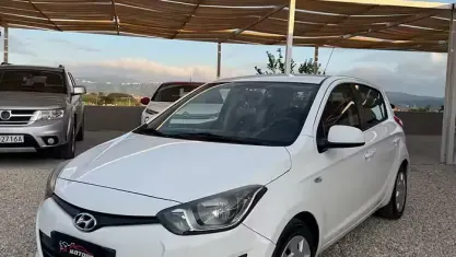 Usata Hyundai i20 85 CV (62 kW) 2014 Bianco Utilitaria
