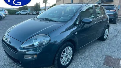 Nero Usata 2014 Fiat Punto Lounge Due volumi | 4700 € (Buon prezzo)