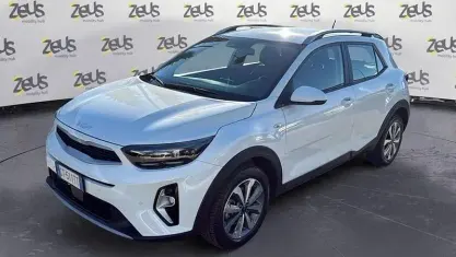Usata Kia Stonic Style 95 CV (69 kW) 2024 Bianco SUV