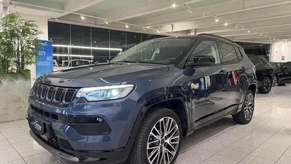 Blu shane tetto nero Usata 2024 Jeep Compass Summit SUV | 24.990 € (Ottimo prezzo)