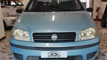 Usata Fiat Punto Active 60 CV (44 kW) 2005 Bluazzurro Utilitaria