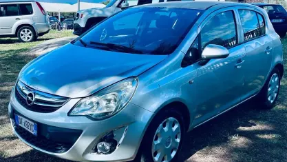 Usata Opel Corsa Enjoy 75 CV (55 kW) 2009 Grigio Utilitaria