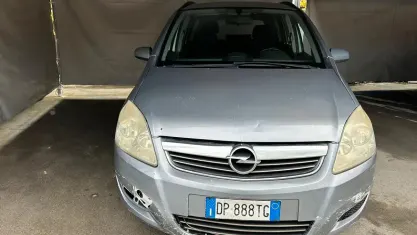 Usata Opel Zafira Cosmo 120 CV (88 kW) 2008 Grigio Monovolume