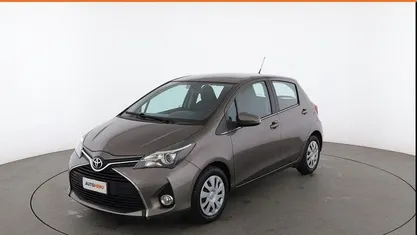 Usata Toyota Yaris Active 70 CV (51 kW) 2017 Grigio Berlina