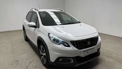 Usata 2017 Peugeot 2008 Allure SUV | 9900 € (Buon prezzo)