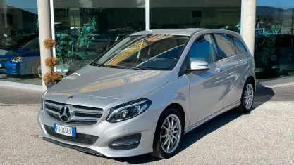 Usata Mercedes B200 136 CV (100 kW) 2018 Grigio Monovolume